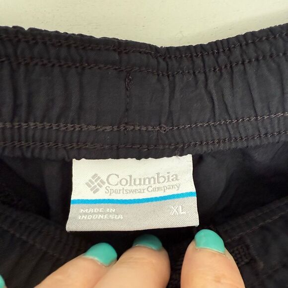 Columbia Women’s XL Black Athletic Shorts - Picture 2 of 5